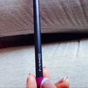 New mac lip liner