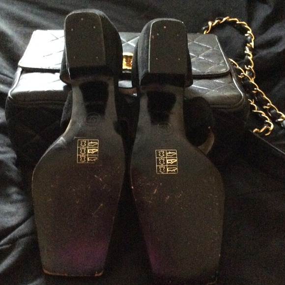 "Authentic" Chanel shoes - Picture 4 of 4