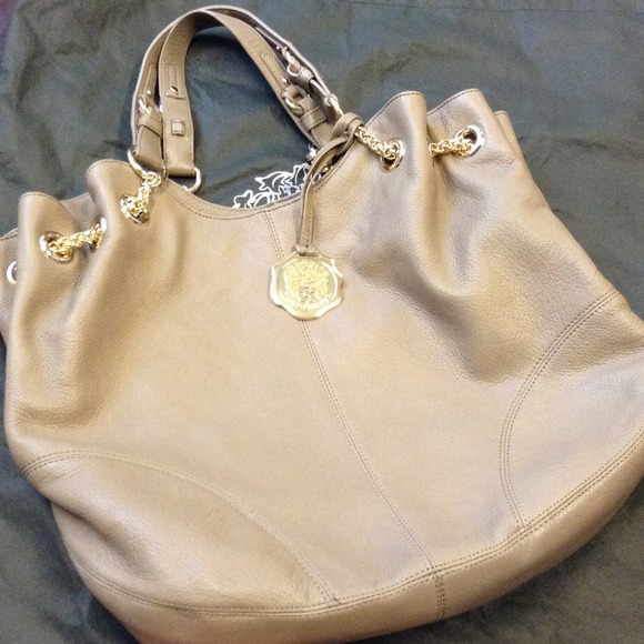 ❗️SOLD IN BUNDLE❗️Goregeous taupe Vince Camuto!