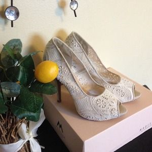 Cotton lace detail open toe pumps!!