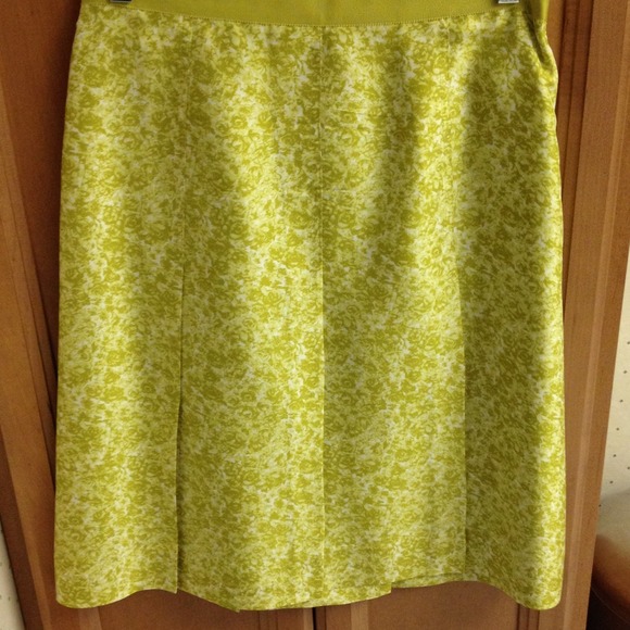 BANANA REPUBLIC SKIRT - Size 4
