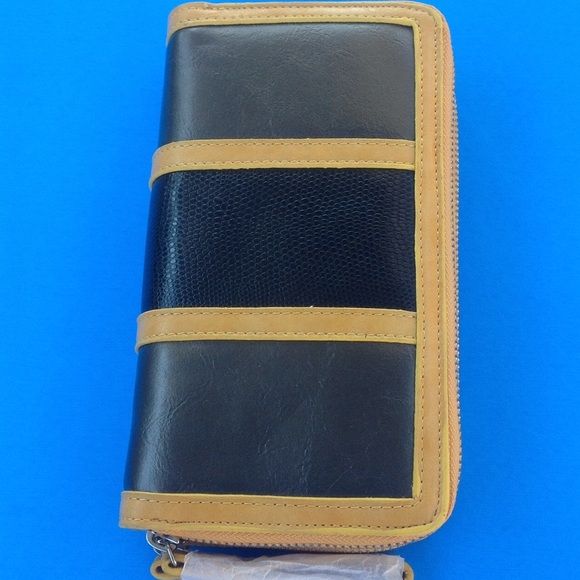 Yellow Zip Wallet - Picture 3 of 4