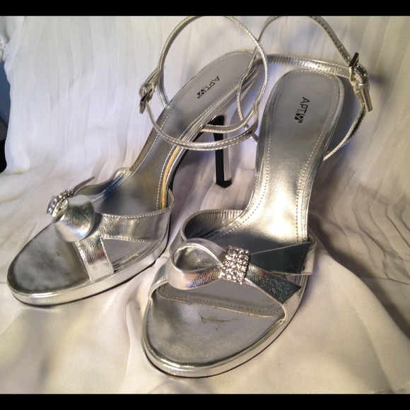 APT.9 Stephanie style SILVER Rhinstone accent