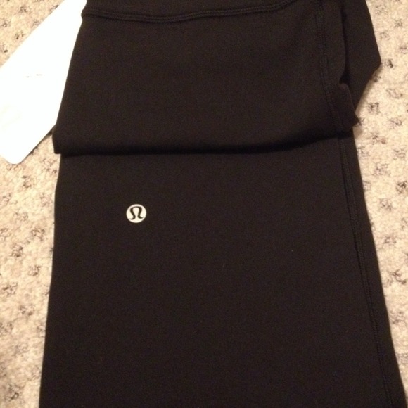 Brand new Lululemon Astro pants, size 4