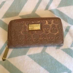 Betsy Johnson wallet