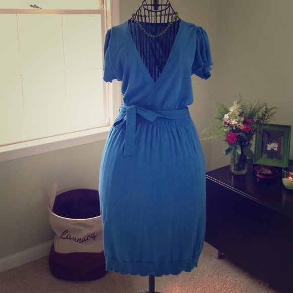 Sassy V-Neck Cotton Dress