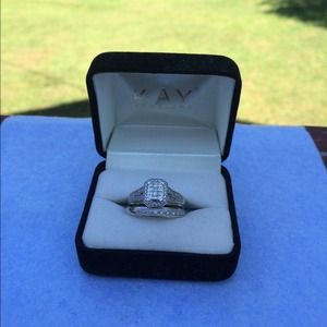 SOLD! 🎉🎉🎉🎉 10k White Gold Bridal Set 👰