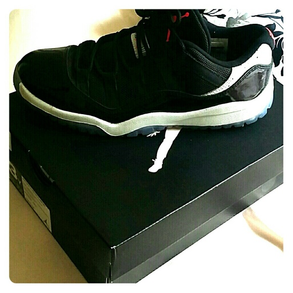 Jordan 11 RETRO LOW BP