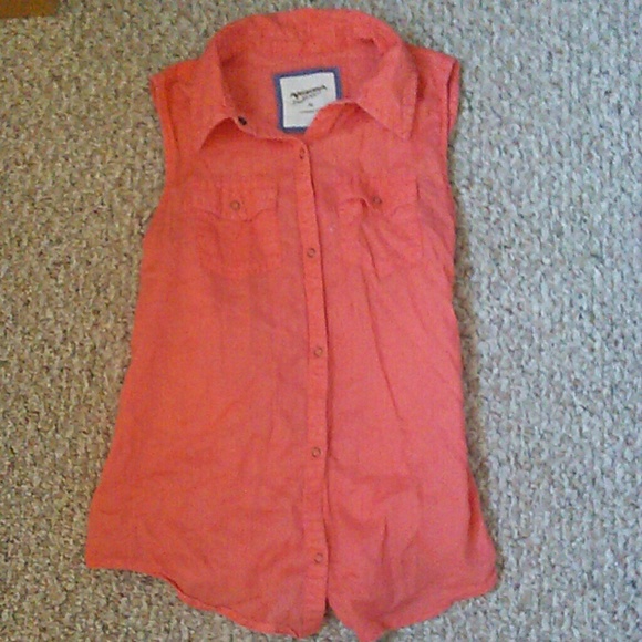 Sleeveless collared shirt - Picture 1 of 3