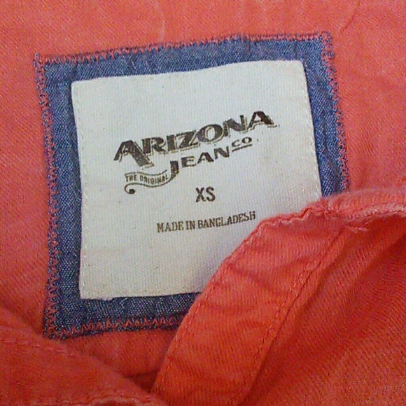 Sleeveless collared shirt - Picture 3 of 3