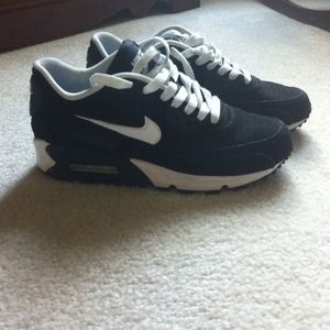 black Nike Air Max sneakers
