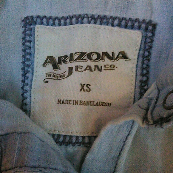 Sleeveless jean collared shirt - Picture 3 of 3