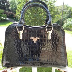 Quality black Handbag