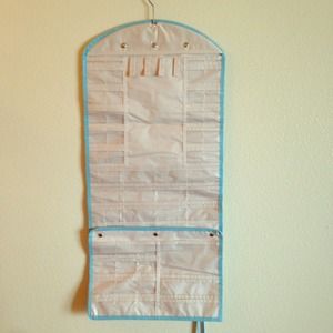 🔴Sold in Bundle🔴 Hanging Jewelry Holder