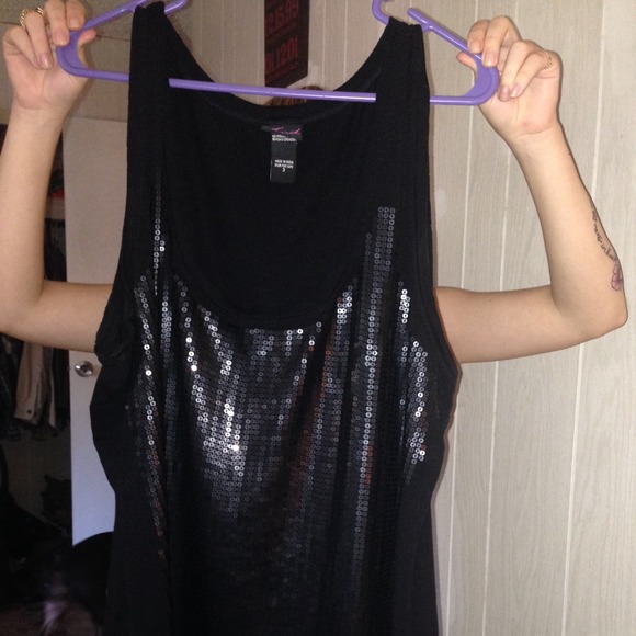 Torrid brand shirt size 3