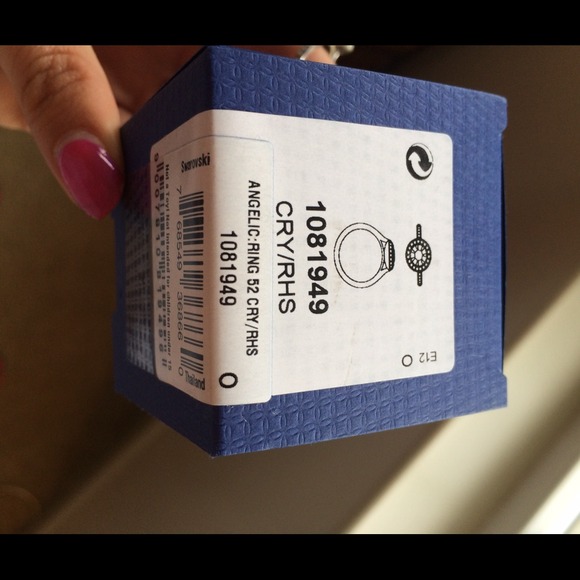 Angelic Swarovski Ring - Picture 2 of 3