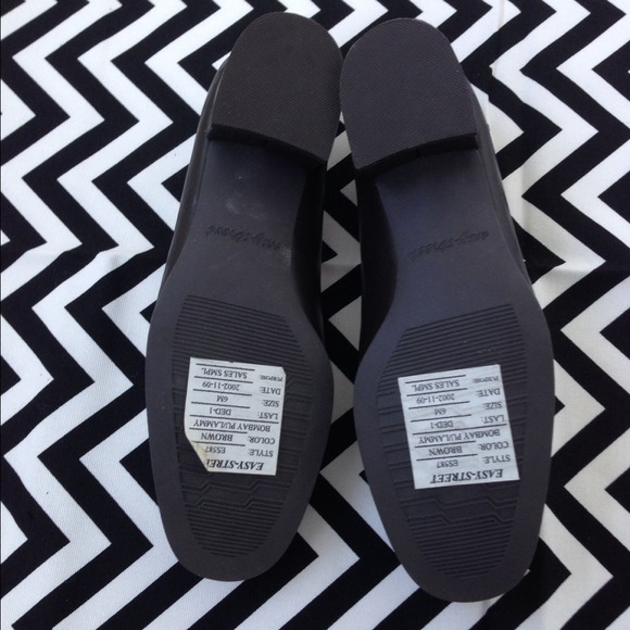Easy Street shoes - Picture 2 of 3