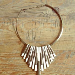 Gold necklace chocker