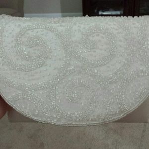 White sequence clutch