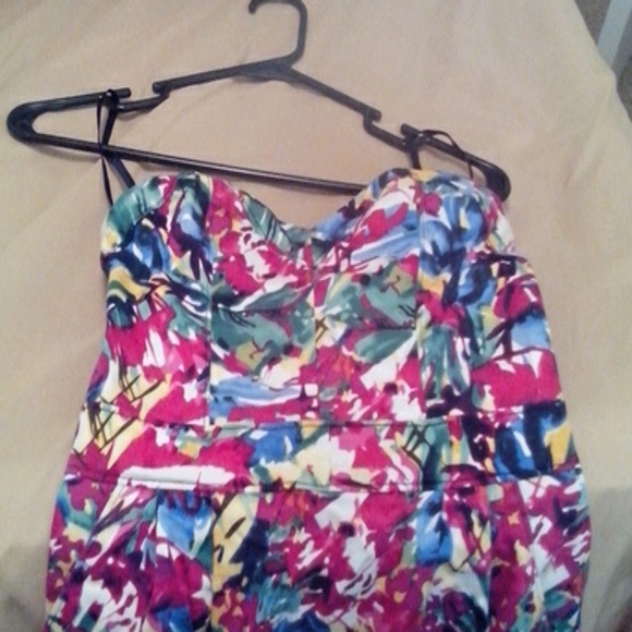 Floral strapless dress