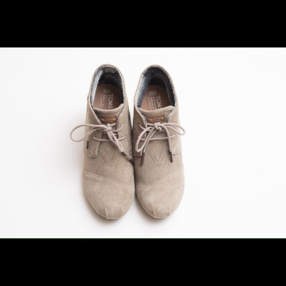 Toms Taupe Suede Women's Desert Wedges Size 7.5