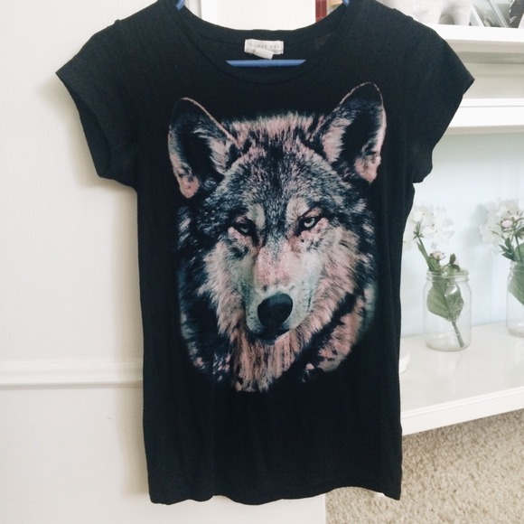 Black Wolf Graphic T-Shirt