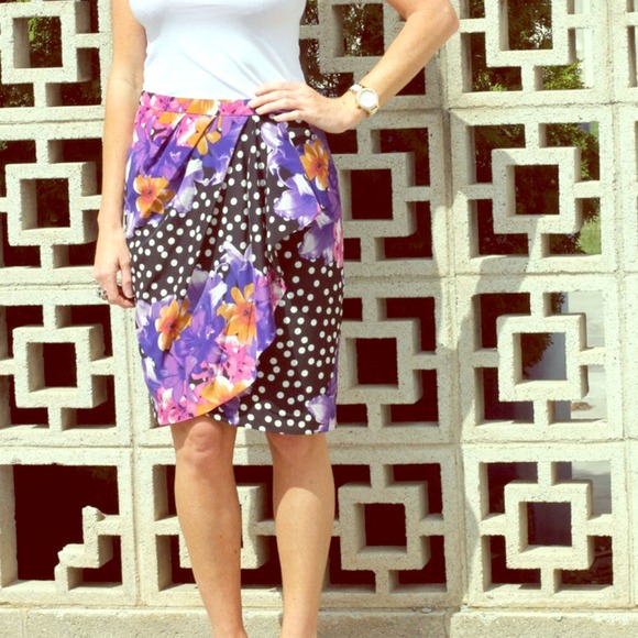 🎉 HOST PICK 🎉 Anthro floral/polka dot skirt