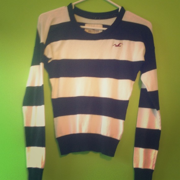 Hollister sweater - Picture 1 of 1