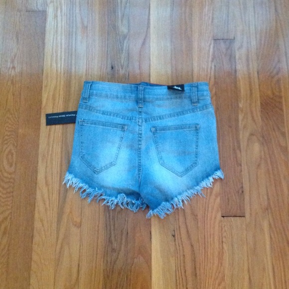 High waisted jean shorts, super stretchy, distress - Picture 2 of 2