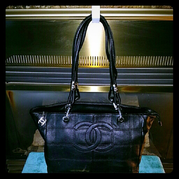 CHANEL Handbags - Beautiful Pebbled Leather Handbag