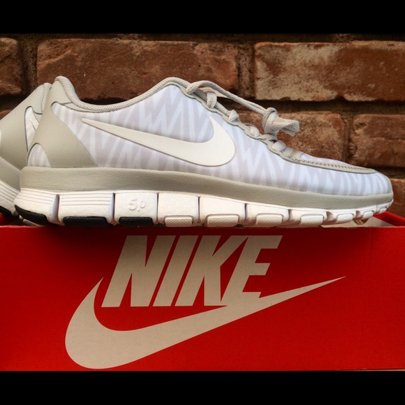 Nike Free Run 5.0 v4 Animal - Women's Size 5