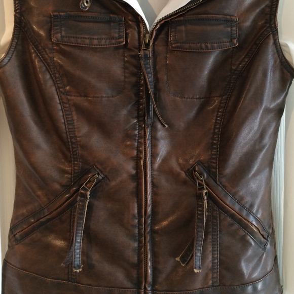 Leather jacket - Picture 2 of 4