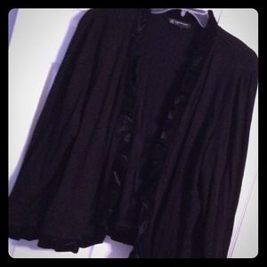 Host pick!! Pretty black cardigan with velvet trim