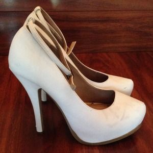 Vintage White Heels With Mary Jane Strap