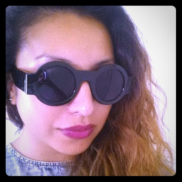 Urban Outfitters round sunglasses