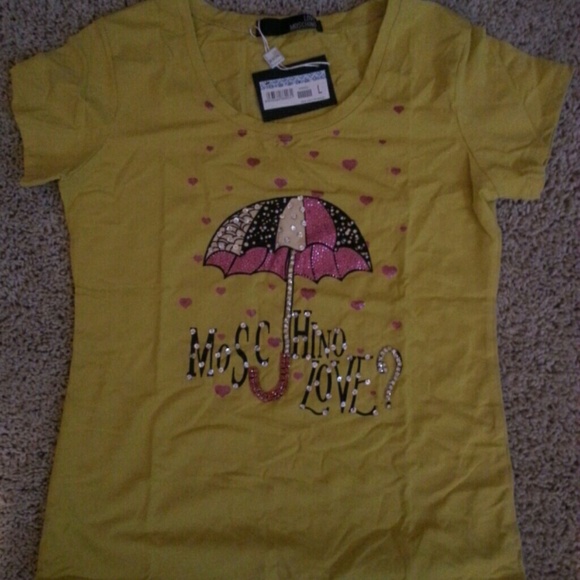 ❌SOLD❌....  LOVE MOSCHINO TEE