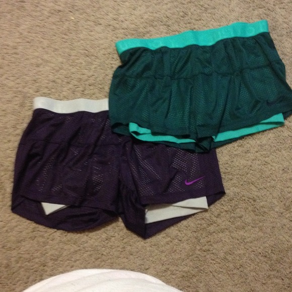 Nwot nike shorts with built in spandex.