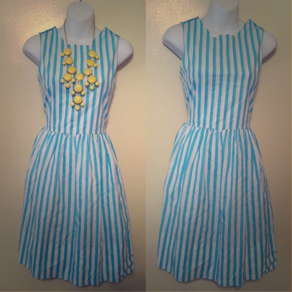 $6 w/BUNDLE! Vintage Striped Dress