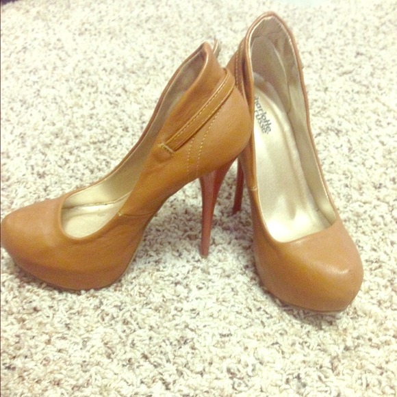 Tan 5" Heels!!