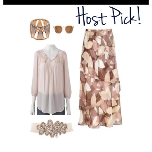 Lauren Conrad Tops - 🎉️HOST PICK🎉Lauren Conrad lace & chiffon blouse