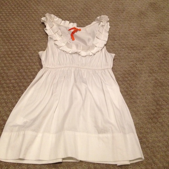 🚫SOLD🚫 Bcbg white tank