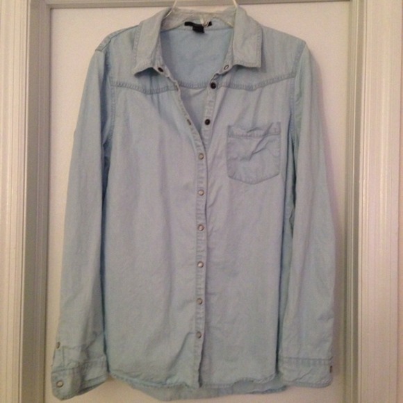 ✨Reduced✨Denim shirt. Price not negotiable.