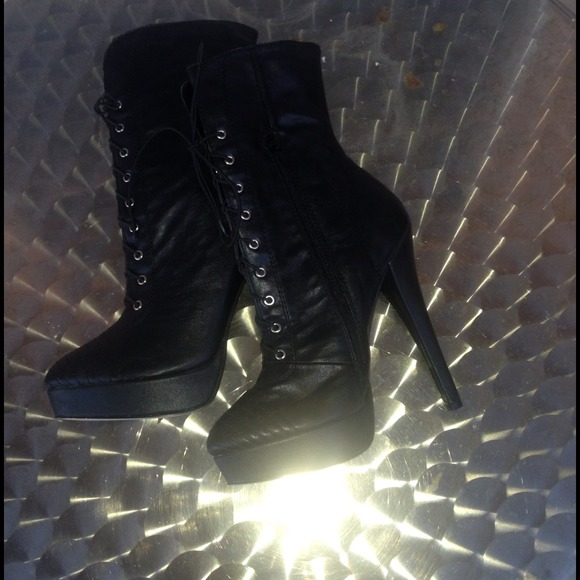 Reduced price! Steve Madden Mistress Boots! NWOT