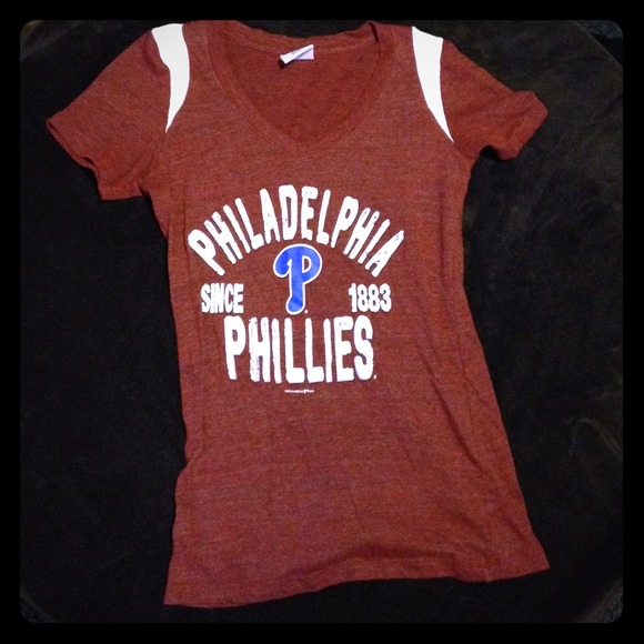 Cute Phillies Tee ❤️⚾️