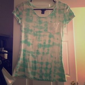Shirt size small. Never worn, but very cute.