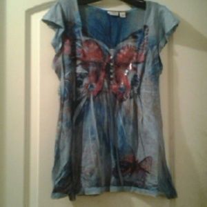 Butterfly top with sequins. Cato