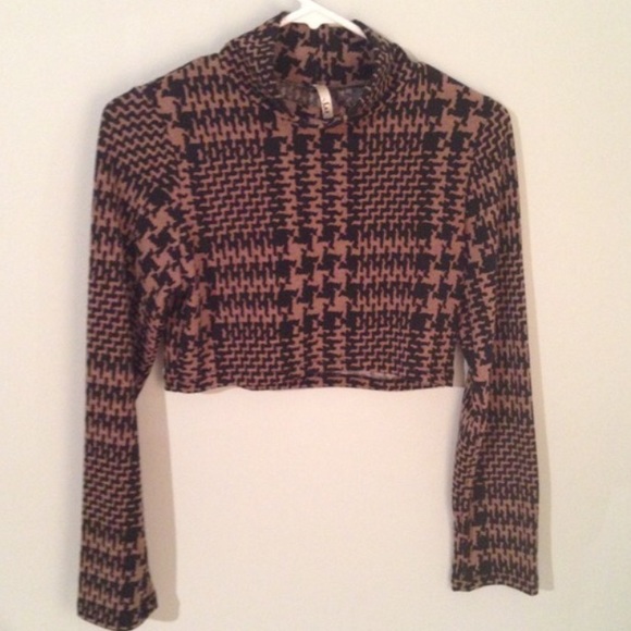 Love Culture Houndstooth Crop Top