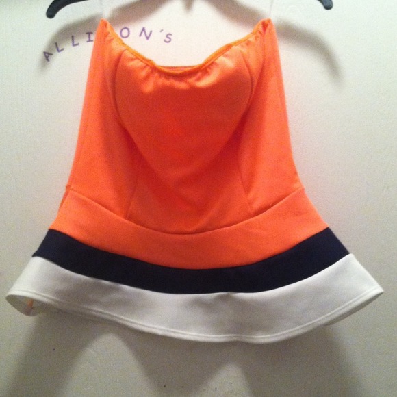 Cute tube top.