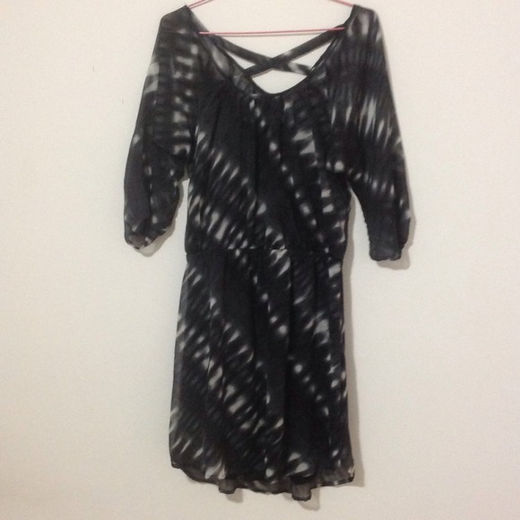 Quarter sleeve dress