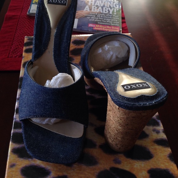 Denim slip on shoes with 3" heel. - Picture 4 of 4